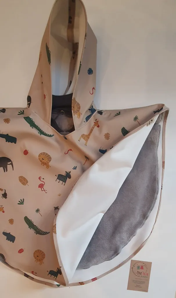 Animaux beiges cape.webp