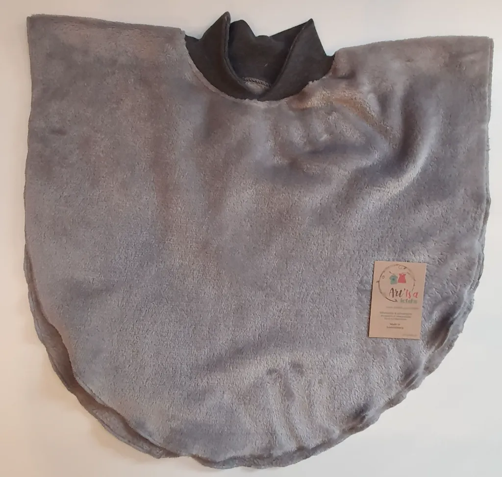 Sous cape grise.webp