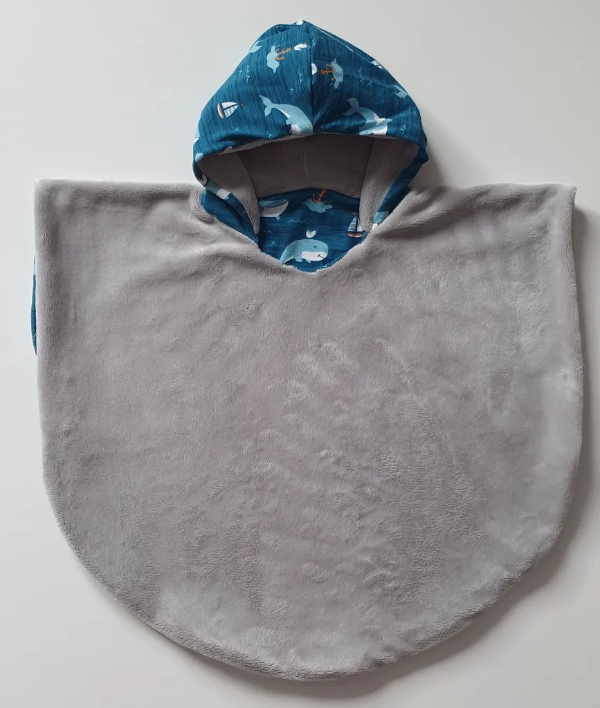 Baleines cape B.webp