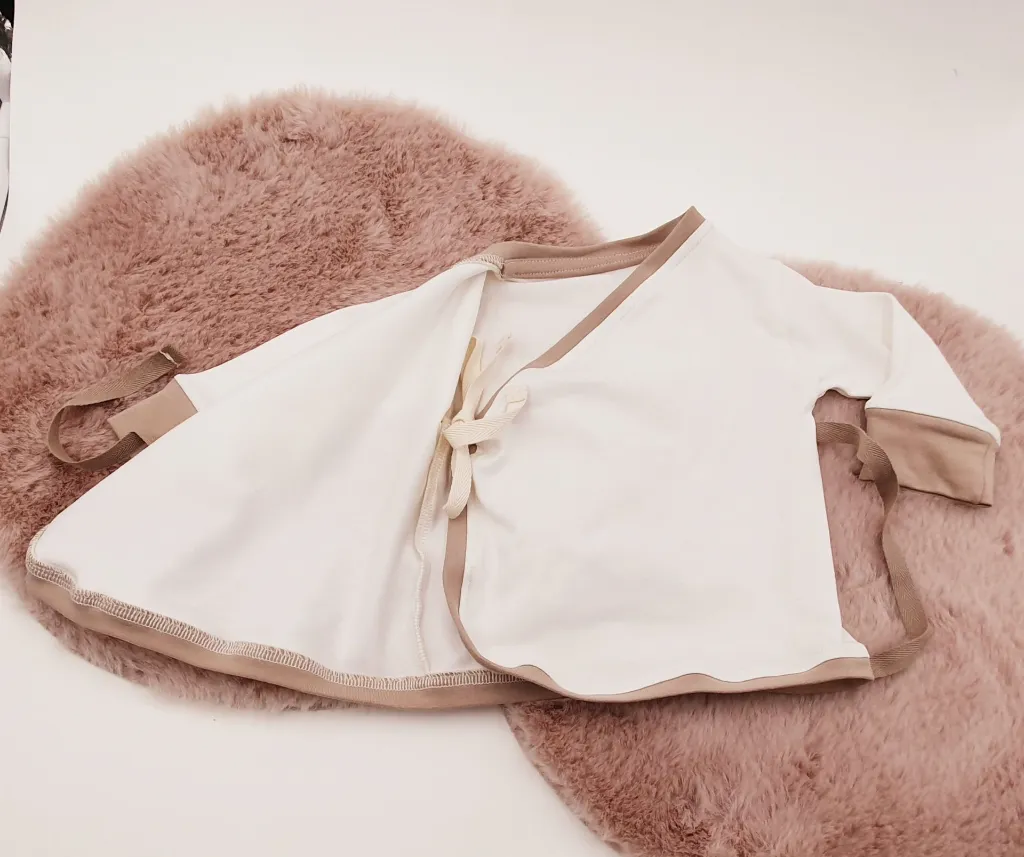 T-shirt croisé Beige douceur.webp