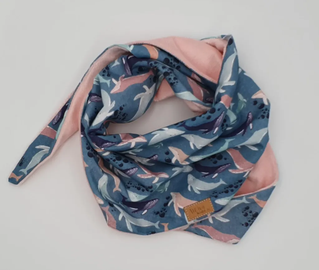 Foulard triangle coton/minky BALEINES (T1 (6-18M))