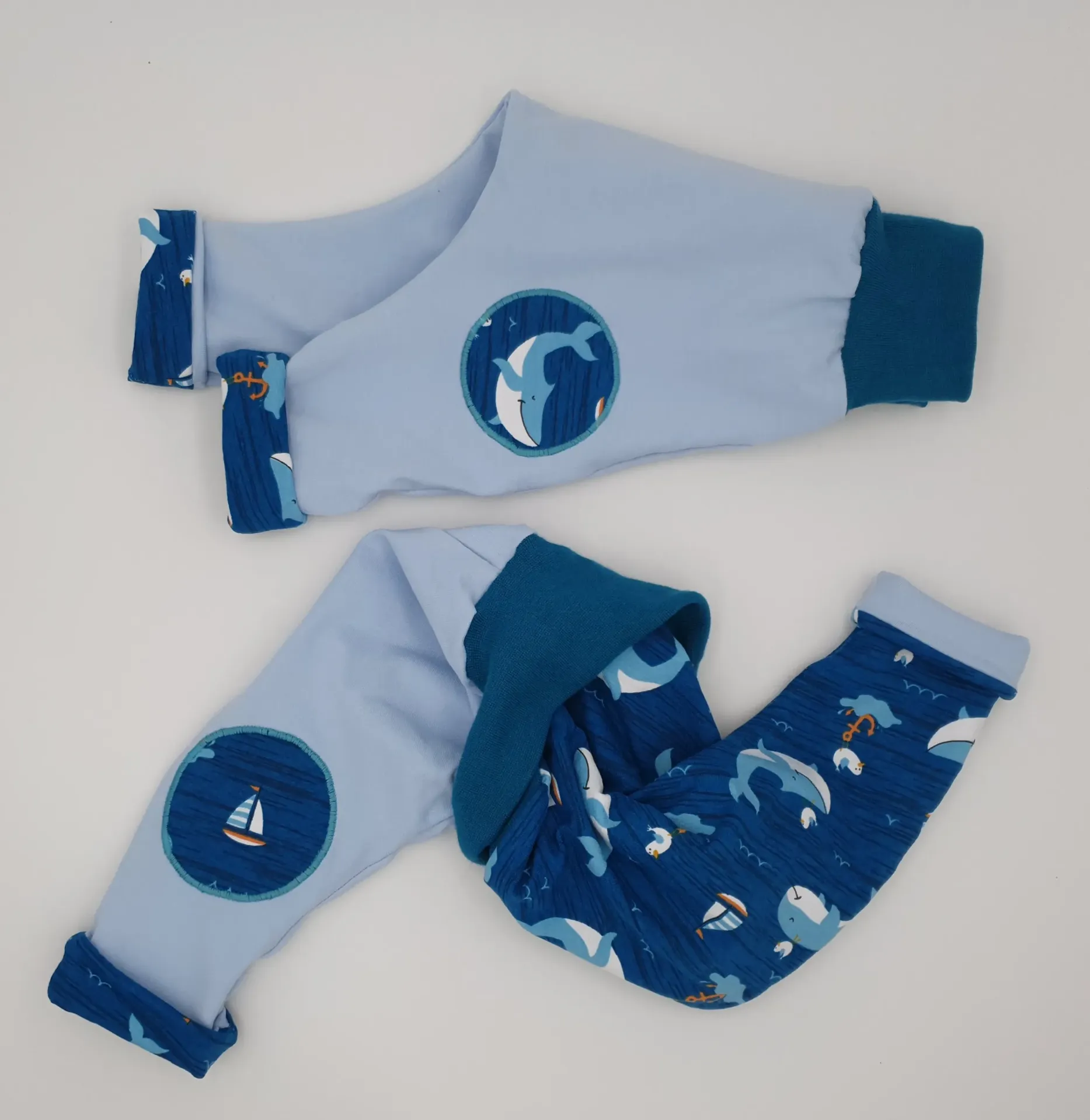 Sarouel réversible et évolutif (+écussons) BALEINES (Taille 1 (3-9M))