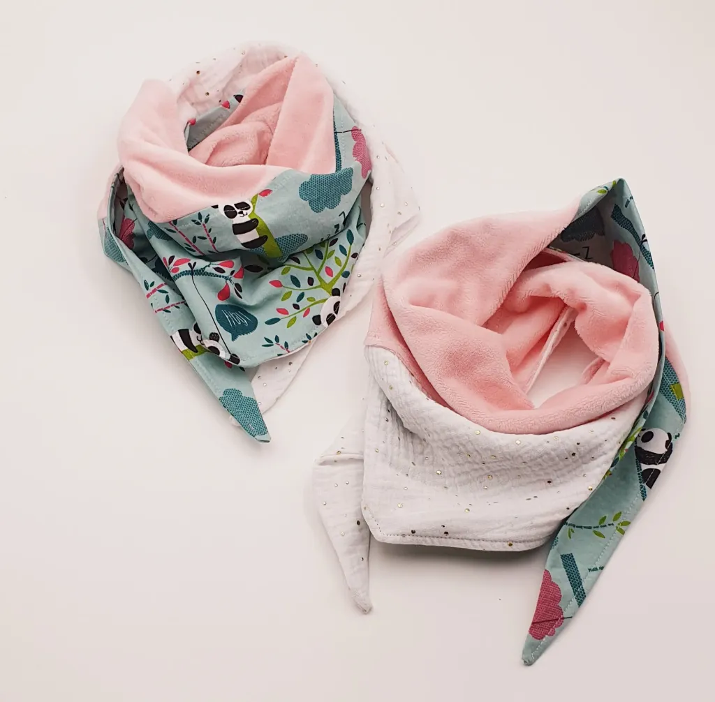 Foulard triangle réversible jersey léger PANDAS (T1 (6-18M))