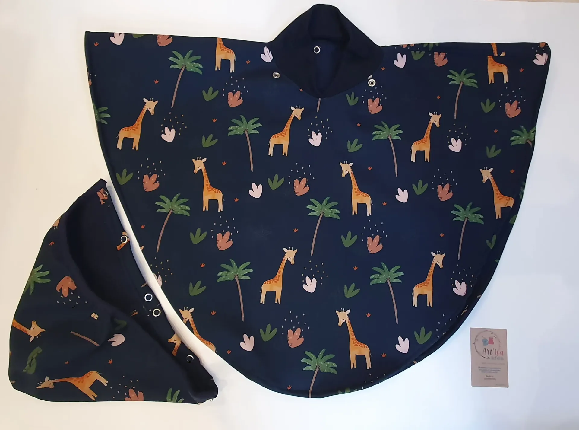 Cape softshel (capuche amovible) ANIMAUX BLEUS (T0 '0-9M), Cape avec capuche amovible (modèle complèt))